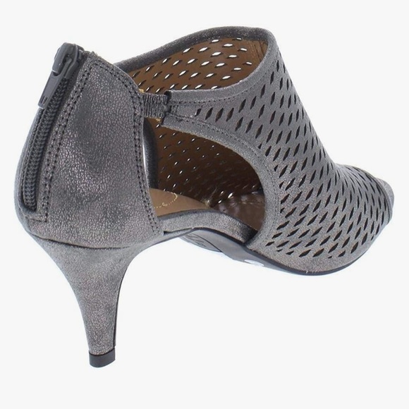 NWBox STYLE & CO Womens Haddiee Perforated Ankle Shooties (Flint, 8M) Never worn - Picture 2 of 12